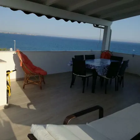 La Maison Deluxe *